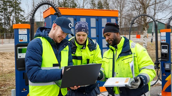 Recharge har Sveriges största öppna laddnätverk för snabbladdning av elbilar